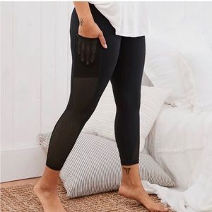 Aerie Mesh Pocket Legging Black Size Medium